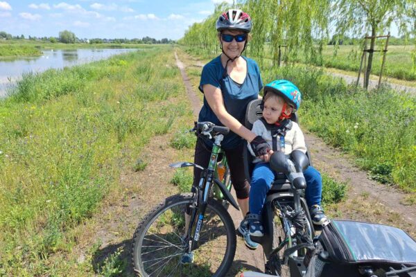 Aktywny czas z wnukami – pomysły na wspólne przygody przez cały rok
