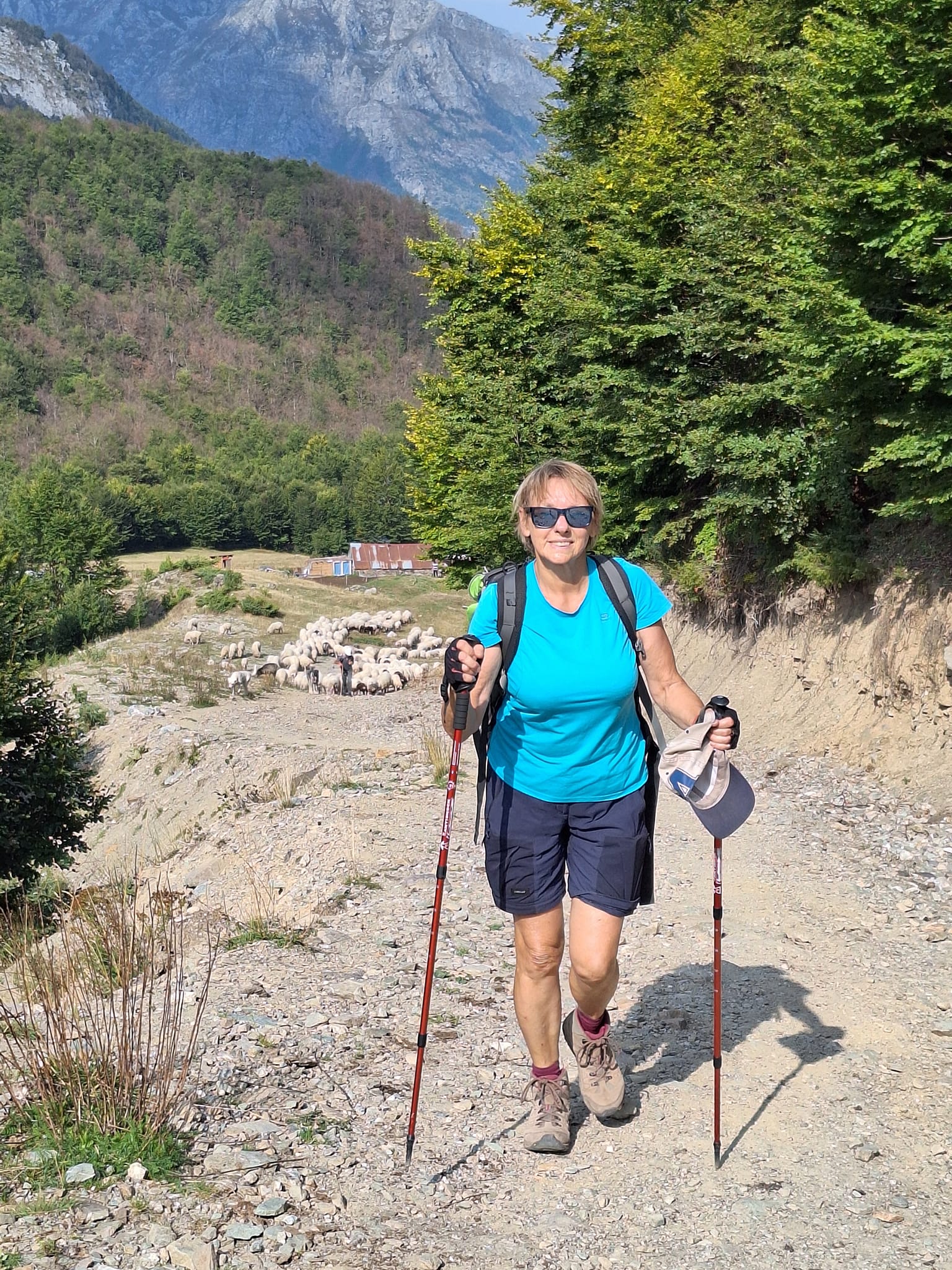 Nordic walking to świetna aktywność dla każdego, niezależnie od wieku.